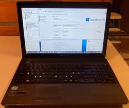 Windows 10, snabb i3 Acer 15,6 tum.HDMI. DVD, Office+Laddare.USB-tbord