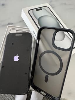 Apple iPhone 15 128 GB svart