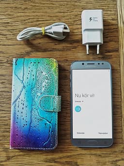 Samsung Galaxy J5 med 5.2" Super AMOLED-skärm
