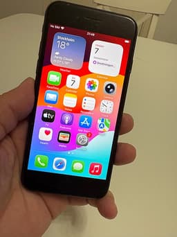 iPhone SE (2020) 64GB — Smooth & Compact Budget iPhone