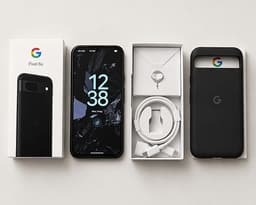 Google Pixel 8a 128GB Obsidian + originalskal och kabel