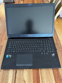 Asus ROG Kraftfull gaminglaptop 17 tum svart