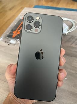 iPhone 12 Pro i bra skick