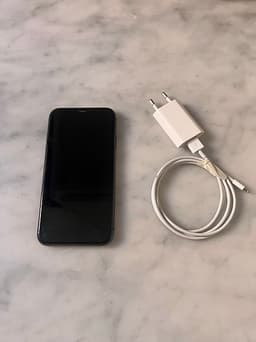 iPhone 11 - 64 GB svart