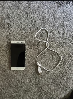 ZTE blade V7 smartphone