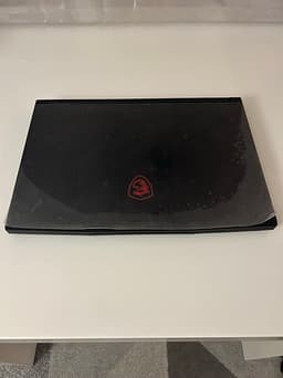 MSI laptop 15 tum svart