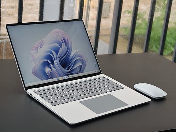 Microsoft Surface Laptop 7 15"