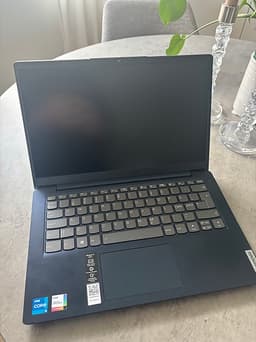 Lenovo IdeaPad 3 laptop 14 tum svart Intel i5