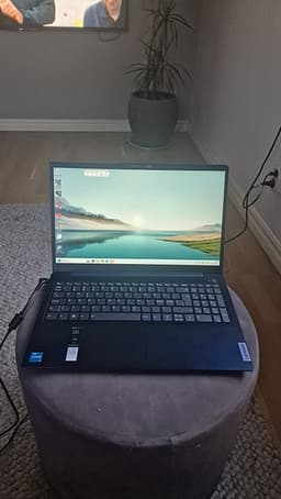 Lenovo bärbar dator 15 tum svart