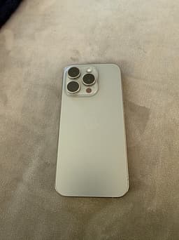 Apple iPhone 15 Pro topp skick