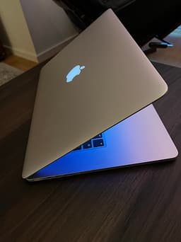 Apple MacBook Pro 15" 16GB i7 2,2GHz