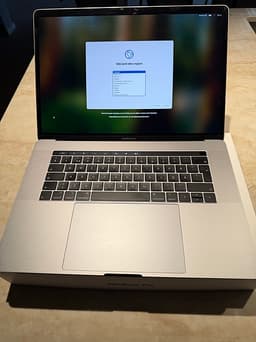 Apple MacBook Pro 15" bärbar dator silver