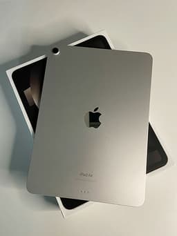 iPad Air 5th gen – starlight