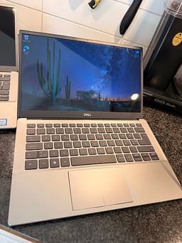 Dell Latitude 3301 14 tum silver