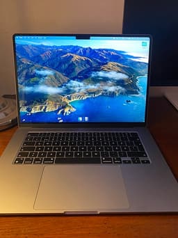 MacBook Air 15” M2 2023 – 8GB / 256GB – Space Gray