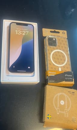 Apple iPhone 12 smartphone svart