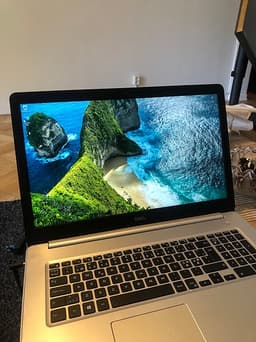 Dell bärbar dator 15 tum silver