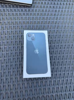 Apple iPhone 13 128 GB svart