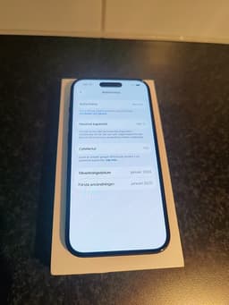 iPhone 15 128GB Svart – Nyskick (100% Batterihälsa med orginalbatteri) – Olåst