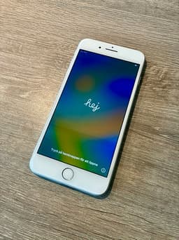 📱 iPhone 8 Plus 64 GB – sparsamt använd
