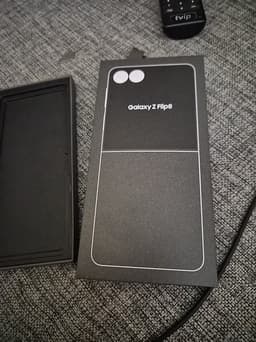 Samsung Galaxy Z Flip8 mobil 256 GB svart HELTNY
