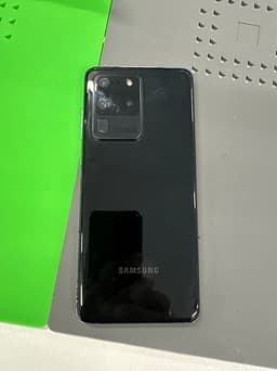 Samsung Galaxy S20-S22 smartphone svart