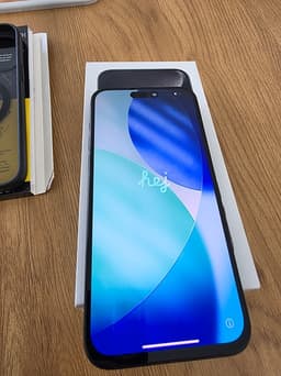 iPhone 15 Pro Max 256GB Black Titanium – Fint skick + tillbehör