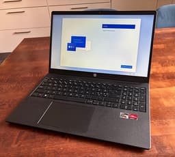 HP Laptop R3/8/128 15.6" bärbar dator