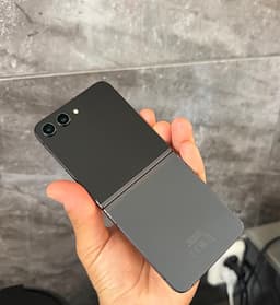 Samsung Galaxy Z Flip 5 Graphite