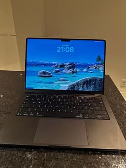 MacBook Pro 14” M5 (2025) – 16 GB / 512 GB