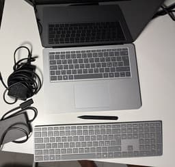 Surface Laptop Studio (i7 / 32GB / 2TB / RTX 3050 Ti) + Extra tillbehör