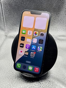iPhone 14 / 128GB / Olåst / 77% batterihälsa