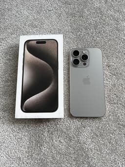 iPhone 15 Pro - Natural Titanium - 128 GB lagringsutrymme, väldigt fint skick
