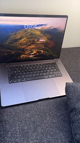 Apple MacBook Pro 16" laptop rymdgrå (m4 series)
