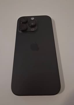 Apple iPhone 16 Pro svart
