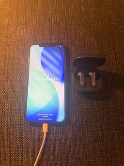 Apple iPhone 12 Pro Max mobil 512 GB blå + JBL hörlurar.