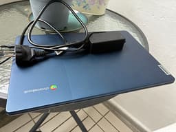 Lenovo Chromebook laptop blå