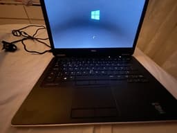 Dell laptop 14 tum i bra skick med snabb processor