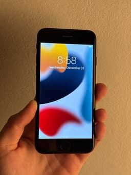 iPhone 7 / 32GB / Olåst / 61% batterihälsa