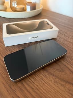 Apple iPhone 15 Pro 128 GB - Natural Titanium