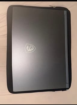 MSI laptop 15,6 tum grå