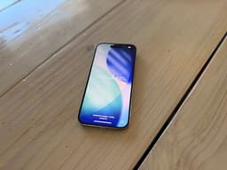 iPhone 15 Pro 128 GB – 85 % batterihälsa