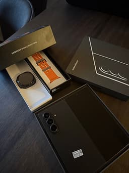 Samsung z fold 7 & Samsung Galaxy ultra Watch 2025