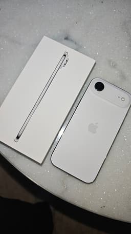 iPhone air cloud white 256GB