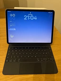 iPad Pro 11” 4:e gen M2 Wi-Fi + Cellular/5G – Magic Keyboard + Apple Pencil 2