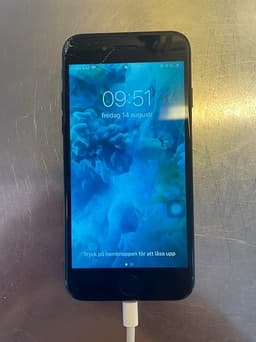 Apple iPhone 7 32GB – fungerar – ej originalskärm