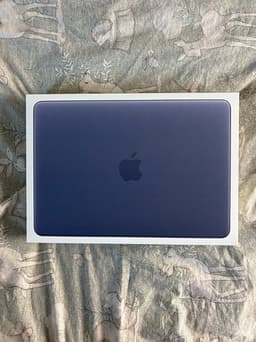 Oöppnad Apple MacBook Neo 13” 512GB
