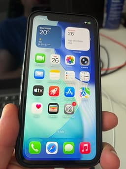 iPhone 11 med 64 GB lagringsutrymme i vit färg