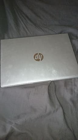 HP laptop 14 tum silver laddare ingår även