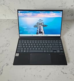 Asus ZenBook 14" - i5/8GB/500GB